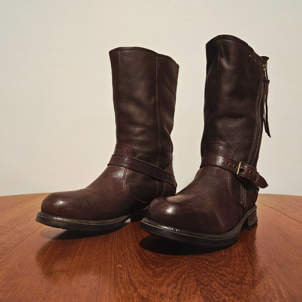 UGG COLLECTION COSIMA MOTO BOOT (brown) – LIKE NEW!